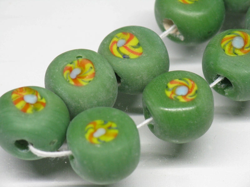 TOKO-BEADS AG068-14N Glass bead (strand) 12~13mm AG068-14N 丸型絵柄フラットビーズ（連） 12~13mm Asian bead & African bead  Handmade,Lampeork,bead,asia,india,ethnic,parts,accessory,beads とんぼ玉,ビーズ,トンボ玉,アジア,インド,エスニック,手作り,パーツ,アクセサリー