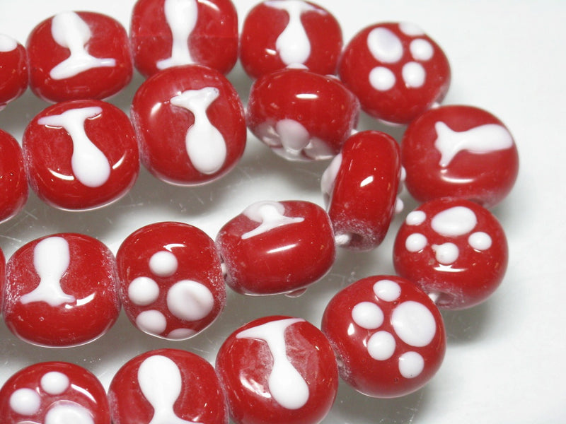 TOKO-BEADS AG073-04N Paw pad & Fish glass bead (strand) 14~16mm AG073-04N 肉球と魚柄ビーズ（連） 14~16mm Asian bead & African bead  Handmade,Lampeork,bead,asia,india,ethnic,parts,accessory,beads とんぼ玉,ビーズ,トンボ玉,アジア,インド,エスニック,手作り,パーツ,アクセサリー