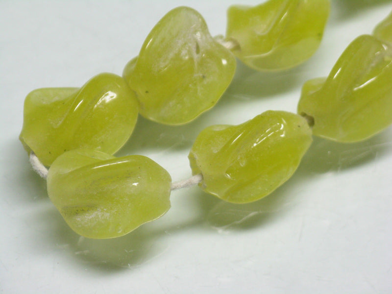 TOKO-BEADS AG087-09N Glass bead (strand) 11~13mm AG087-09N トゥイストビーズ（連） 11~13mm Asian bead & African bead  Handmade,Lampeork,bead,asia,india,ethnic,parts,accessory,beads とんぼ玉,ビーズ,トンボ玉,アジア,インド,エスニック,手作り,パーツ,アクセサリー