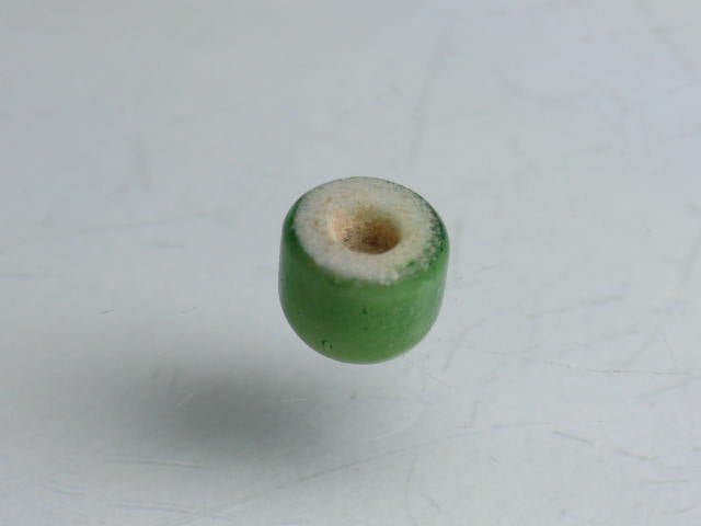 TOKO-BEADS AG597 White Heart bead 5mm AG597 ホワイトハートビーズ 5mm Asian bead & African bead  Handmade,Lampeork,bead,asia,india,ethnic,parts,accessory,beads とんぼ玉,ビーズ,トンボ玉,アジア,インド,エスニック,手作り,パーツ,アクセサリー