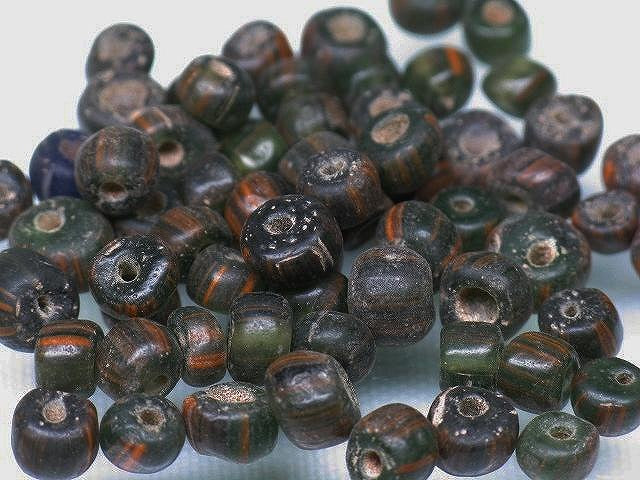 | TOKO-BEADS |AG604P マジャパヒト玉（10gセット） 4~7mmとんぼ玉,ビーズ,トンボ玉,アジア,インド,エスニック,手作り,パーツ,アクセサリー