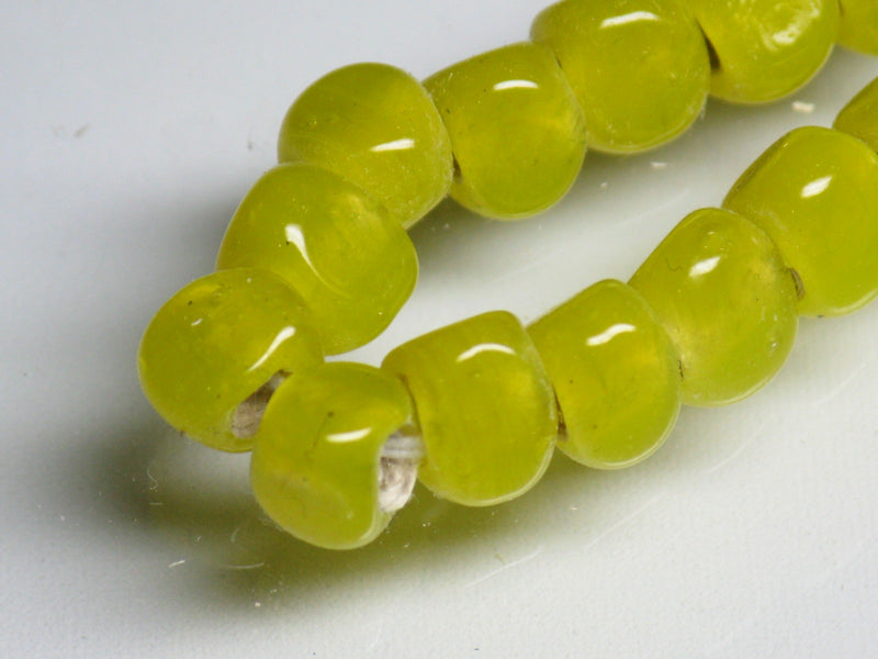 TOKO-BEADS AG614N-13 Glass bead (strand) 6mm AG614N-13 三角とんぼ玉（連） 6mm Asian bead & African bead  Handmade,Lampeork,bead,asia,india,ethnic,parts,accessory,beads とんぼ玉,ビーズ,トンボ玉,アジア,インド,エスニック,手作り,パーツ,アクセサリー