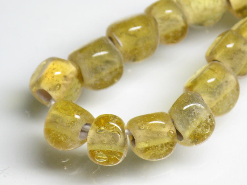 TOKO-BEADS AG614N-15 Glass bead (strand) 6mm AG614N-15 三角とんぼ玉（連） 6mm Asian bead & African bead  Handmade,Lampeork,bead,asia,india,ethnic,parts,accessory,beads とんぼ玉,ビーズ,トンボ玉,アジア,インド,エスニック,手作り,パーツ,アクセサリー