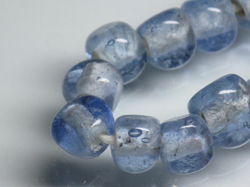 TOKO-BEADS AG614N-45 Glass bead (strand) 6mm AG614N-45 三角とんぼ玉（連） 6mm Asian bead & African bead  Handmade,Lampeork,bead,asia,india,ethnic,parts,accessory,beads とんぼ玉,ビーズ,トンボ玉,アジア,インド,エスニック,手作り,パーツ,アクセサリー