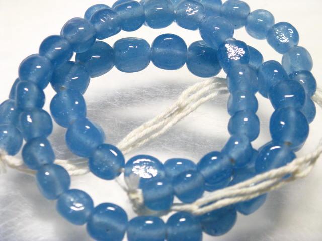 TOKO-BEADS AG614N-70 Glass bead (strand) 7.5mm AG614N-70 三角とんぼ玉（連） 7.5mm Asian bead & African bead  Handmade,Lampeork,bead,asia,india,ethnic,parts,accessory,beads とんぼ玉,ビーズ,トンボ玉,アジア,インド,エスニック,手作り,パーツ,アクセサリー