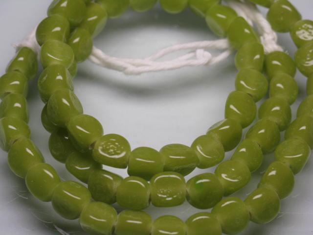 | TOKO-BEADS |AG614N-76 三角とんぼ玉（連） 6.5~7mmとんぼ玉,ビーズ,トンボ玉,アジア,インド,エスニック,手作り,パーツ,アクセサリー