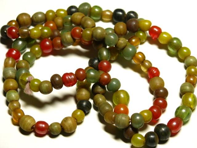 | TOKO-BEADS |AG930-83 ミックスシードビーズ（連） 4~6.5mmとんぼ玉,ビーズ,トンボ玉,アジア,インド,エスニック,手作り,パーツ,アクセサリー