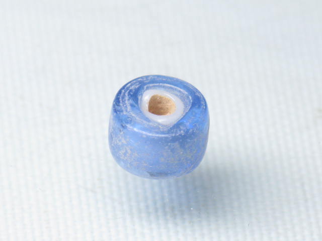 TOKO-BEADS AG932-09 White Heart bead 7.5mm AG932-09 ホワイトハートビーズ 7.5mm Asian bead & African bead  Handmade,Lampeork,bead,asia,india,ethnic,parts,accessory,beads とんぼ玉,ビーズ,トンボ玉,アジア,インド,エスニック,手作り,パーツ,アクセサリー