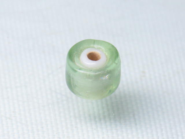 TOKO-BEADS AG932-10 White Heart bead 7.5mm AG932-10 ホワイトハートビーズ 7.5mm Asian bead & African bead  Handmade,Lampeork,bead,asia,india,ethnic,parts,accessory,beads とんぼ玉,ビーズ,トンボ玉,アジア,インド,エスニック,手作り,パーツ,アクセサリー