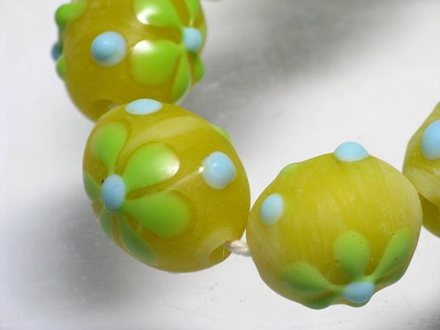 TOKO-BEADS AG936N-21 Glass bead (strand) 12~13mm AG936N-21 フラワービーズ（連） 12~13mm Asian bead & African bead  Handmade,Lampeork,bead,asia,india,ethnic,parts,accessory,beads とんぼ玉,ビーズ,トンボ玉,アジア,インド,エスニック,手作り,パーツ,アクセサリー