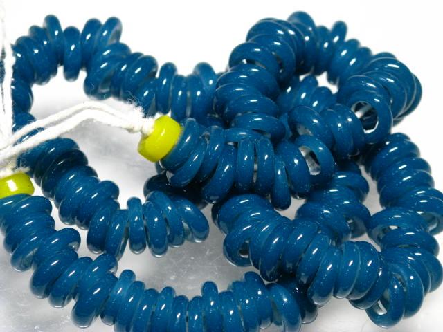 | TOKO-BEADS |AG941N-31 リング型ビーズ（連） 9~10mmとんぼ玉,ビーズ,トンボ玉,アジア,インド,エスニック,手作り,パーツ,アクセサリー