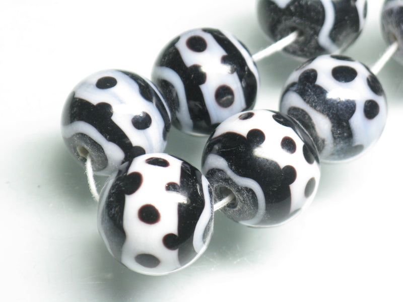 TOKO-BEADS AG942-81N Glass bead (strand) 14~15mm AG942-81N とんぼ玉（連） 14~15mm Asian bead & African bead  Handmade,Lampeork,bead,asia,india,ethnic,parts,accessory,beads とんぼ玉,ビーズ,トンボ玉,アジア,インド,エスニック,手作り,パーツ,アクセサリー