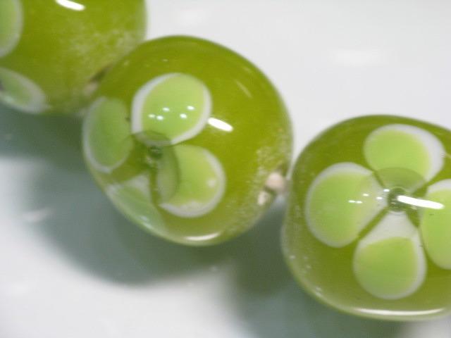 TOKO-BEADS AG945N-14 Glass bead (strand) 16~19mm AG945N-14 フラワービーズ（大）（連） 16~19mm Asian bead & African bead  Handmade,Lampeork,bead,asia,india,ethnic,parts,accessory,beads とんぼ玉,ビーズ,トンボ玉,アジア,インド,エスニック,手作り,パーツ,アクセサリー