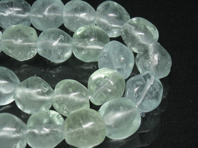 TOKO-BEADS AG953-23N Glass bead (strand) 15~16mm AG953-23N 六面カットビーズ(L)(連) 15~16mm Asian bead & African bead  Handmade,Lampeork,bead,asia,india,ethnic,parts,accessory,beads とんぼ玉,ビーズ,トンボ玉,アジア,インド,エスニック,手作り,パーツ,アクセサリー