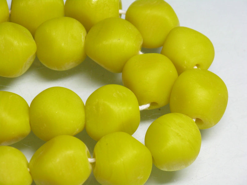 TOKO-BEADS AG953-25N Glass bead (strand) 15~16mm AG953-25N 六面カットビーズ(L)(連) 15~16mm Asian bead & African bead  Handmade,Lampeork,bead,asia,india,ethnic,parts,accessory,beads とんぼ玉,ビーズ,トンボ玉,アジア,インド,エスニック,手作り,パーツ,アクセサリー
