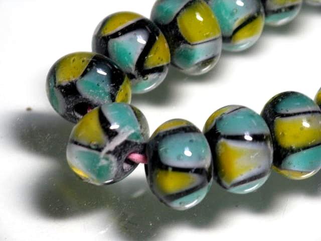TOKO-BEADS AG957N-05 Glass bead (strand) 9~10mm AG957N-05 モザイクとんぼ玉（連） 9~10mm Asian bead & African bead  Handmade,Lampeork,bead,asia,india,ethnic,parts,accessory,beads とんぼ玉,ビーズ,トンボ玉,アジア,インド,エスニック,手作り,パーツ,アクセサリー