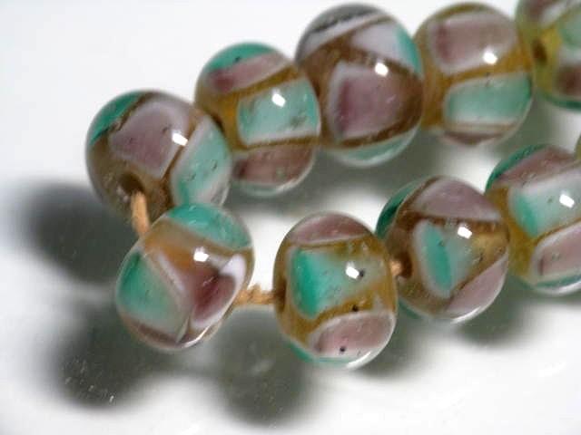 TOKO-BEADS AG957N-07 Glass bead (strand) 9~10mm AG957N-07 モザイクとんぼ玉（連） 9~10mm Asian bead & African bead  Handmade,Lampeork,bead,asia,india,ethnic,parts,accessory,beads とんぼ玉,ビーズ,トンボ玉,アジア,インド,エスニック,手作り,パーツ,アクセサリー
