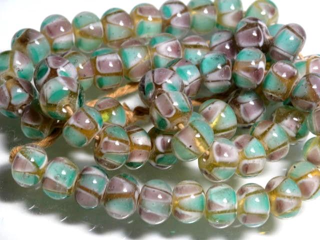 | TOKO-BEADS |AG957N-07 モザイクとんぼ玉（連） 9~10mmとんぼ玉,ビーズ,トンボ玉,アジア,インド,エスニック,手作り,パーツ,アクセサリー