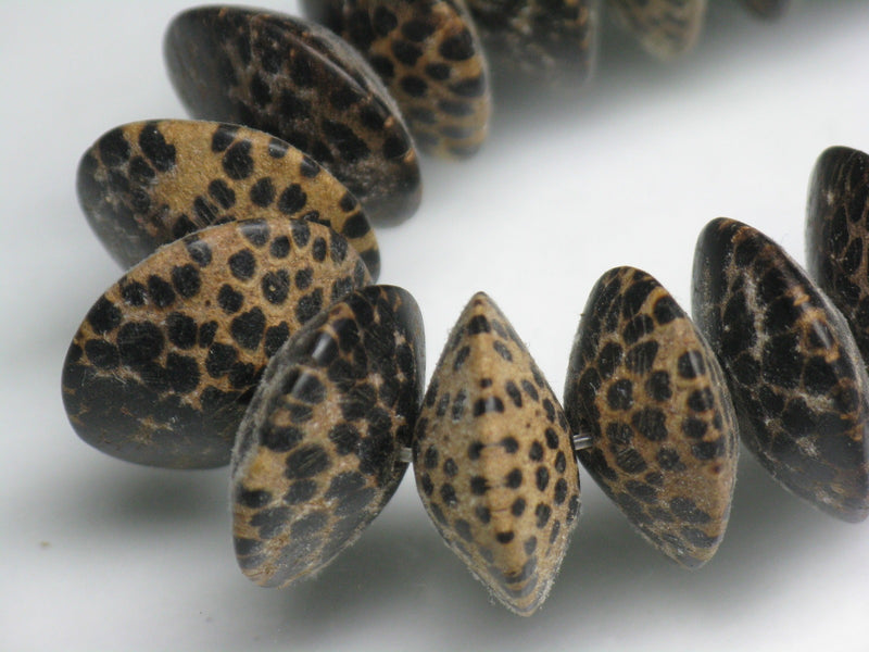 TOKO-BEADS AW182-14N Palm wood bead (strand) 16mm AW182-14N ココナッツビーズ（連） 16mm Asian bead & African bead  Handmade,Lampeork,bead,asia,india,ethnic,parts,accessory,beads とんぼ玉,ビーズ,トンボ玉,アジア,インド,エスニック,手作り,パーツ,アクセサリー