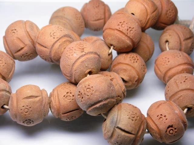 | TOKO-BEADS |AZ134N-22 クレイビーズ（連） 22mmとんぼ玉,ビーズ,トンボ玉,アジア,インド,エスニック,手作り,パーツ,アクセサリー