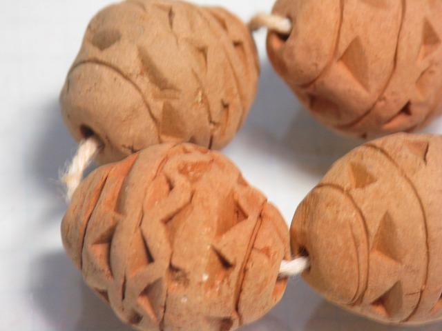 TOKO-BEADS AZ134-60N Clay bead (strand) 18~19mm AZ134-60N クレイビーズ（連） 18~19mm Asian bead & African bead  Handmade,Lampeork,bead,asia,india,ethnic,parts,accessory,beads とんぼ玉,ビーズ,トンボ玉,アジア,インド,エスニック,手作り,パーツ,アクセサリー