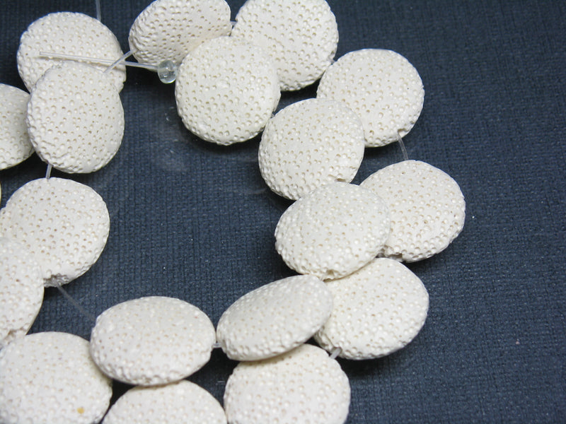 TOKO-BEADS AZ142-01N Volcanic Rock bead (Strand) 23mm AZ142-01N 火山岩ビーズ（連） 23mm Asian bead & African bead  Handmade,Lampeork,bead,asia,india,ethnic,parts,accessory,beads とんぼ玉,ビーズ,トンボ玉,アジア,インド,エスニック,手作り,パーツ,アクセサリー