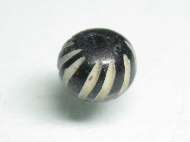 TOKO-BEADS BB011 Bone bead 12mm BB011 ボーンビーズ 12mm Asian bead & African bead  Handmade,Lampeork,bead,asia,india,ethnic,parts,accessory,beads とんぼ玉,ビーズ,トンボ玉,アジア,インド,エスニック,手作り,パーツ,アクセサリー