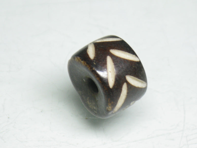 TOKO-BEADS BB012 Bone bead 12mm BB012 ボーンビーズ 12mm Asian bead & African bead  Handmade,Lampeork,bead,asia,india,ethnic,parts,accessory,beads とんぼ玉,ビーズ,トンボ玉,アジア,インド,エスニック,手作り,パーツ,アクセサリー