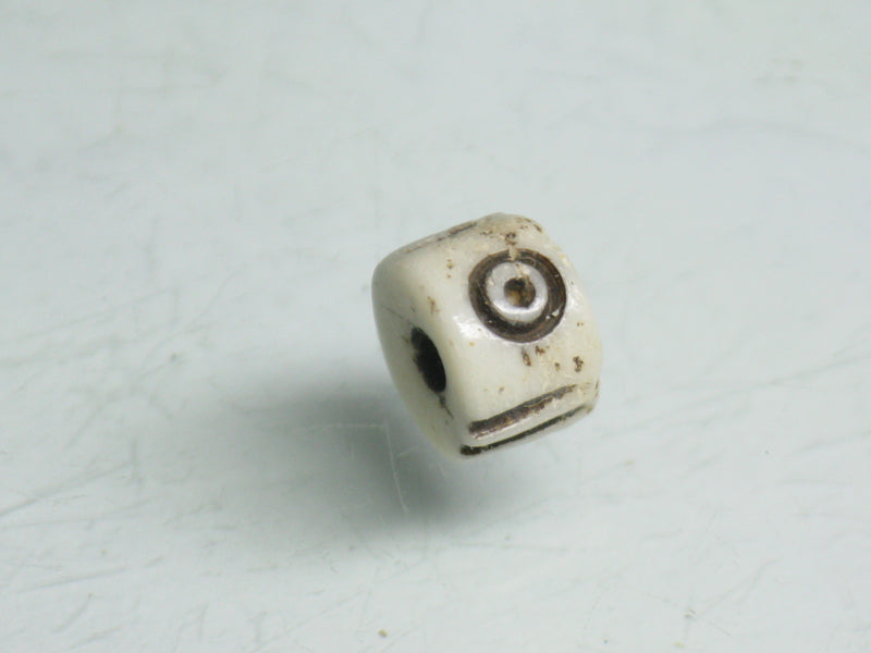 TOKO-BEADS BB108-03 Bone bead 8mm BB108-03 ボーンビーズ 8mm Asian bead & African bead  Handmade,Lampeork,bead,asia,india,ethnic,parts,accessory,beads とんぼ玉,ビーズ,トンボ玉,アジア,インド,エスニック,手作り,パーツ,アクセサリー