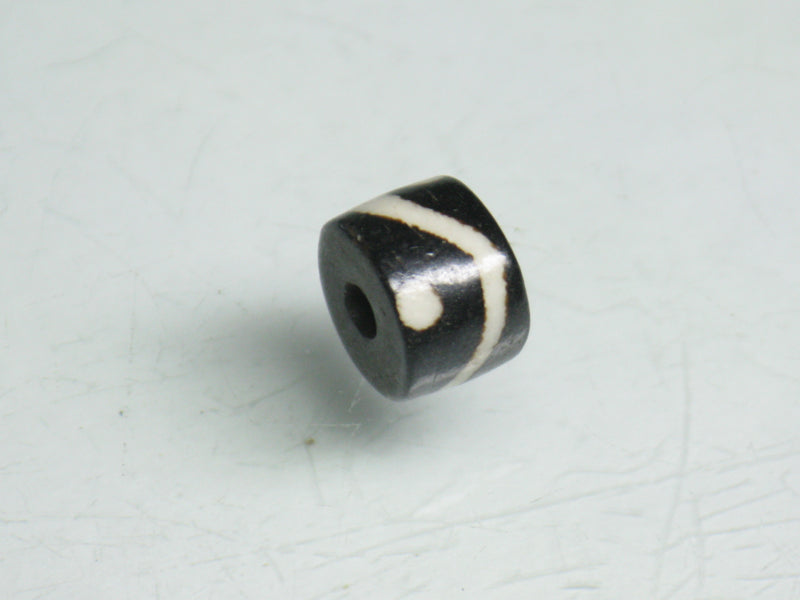 TOKO-BEADS BB108-05 Bone bead 8mm BB108-05 ボーンビーズ 8mm Asian bead & African bead  Handmade,Lampeork,bead,asia,india,ethnic,parts,accessory,beads とんぼ玉,ビーズ,トンボ玉,アジア,インド,エスニック,手作り,パーツ,アクセサリー