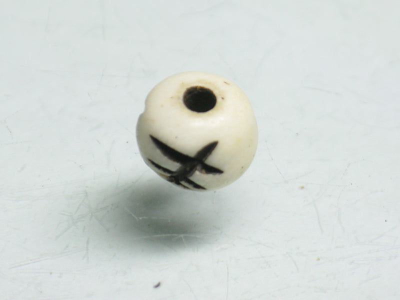 TOKO-BEADS BB109-06 Bone bead 8mm BB109-06 ボーンビーズ 8mm Asian bead & African bead  Handmade,Lampeork,bead,asia,india,ethnic,parts,accessory,beads とんぼ玉,ビーズ,トンボ玉,アジア,インド,エスニック,手作り,パーツ,アクセサリー