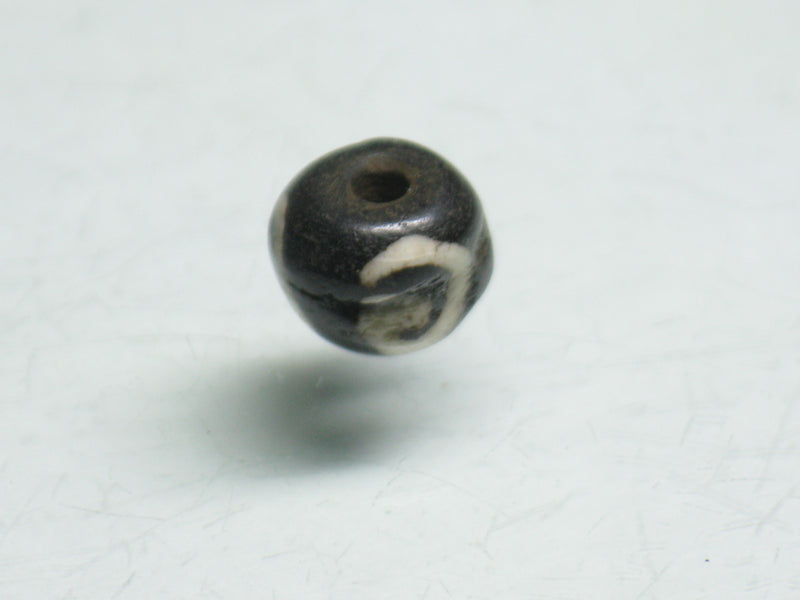 TOKO-BEADS BB109-19 Bone bead 8.5mm BB109-19 ボーンビーズ 8.5mm Asian bead & African bead  Handmade,Lampeork,bead,asia,india,ethnic,parts,accessory,beads とんぼ玉,ビーズ,トンボ玉,アジア,インド,エスニック,手作り,パーツ,アクセサリー