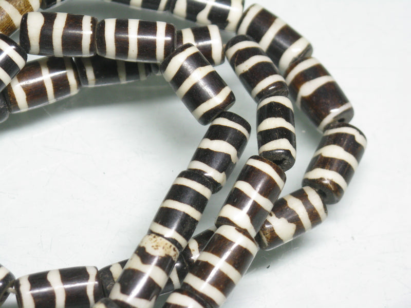 TOKO-BEADS BB109-52N Batik Bone bead (strand) 11.5~13mm BB109-52N ボーンビーズ（連） 11.5~13mm Asian bead & African bead  Handmade,Lampeork,bead,asia,india,ethnic,parts,accessory,beads とんぼ玉,ビーズ,トンボ玉,アジア,インド,エスニック,手作り,パーツ,アクセサリー