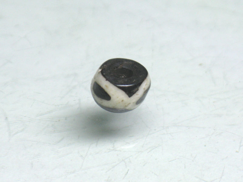 TOKO-BEADS BB109S-27 Bone bead 6.5mm BB109S-27 ボーンビーズ 6.5mm Asian bead & African bead  Handmade,Lampeork,bead,asia,india,ethnic,parts,accessory,beads とんぼ玉,ビーズ,トンボ玉,アジア,インド,エスニック,手作り,パーツ,アクセサリー