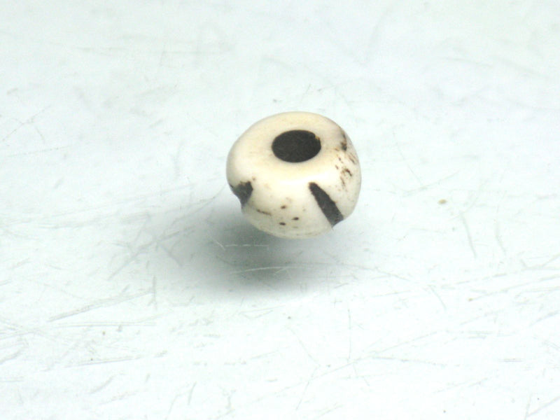 TOKO-BEADS BB109-31S Bone bead 6.5mm BB109-31S ボーンビーズ 6.5mm Asian bead & African bead  Handmade,Lampeork,bead,asia,india,ethnic,parts,accessory,beads とんぼ玉,ビーズ,トンボ玉,アジア,インド,エスニック,手作り,パーツ,アクセサリー