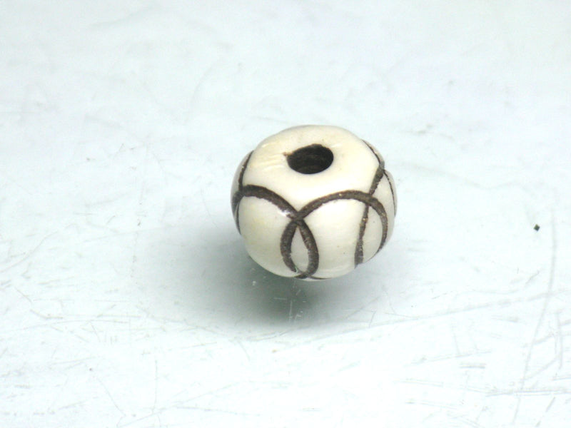 TOKO-BEADS BB109-34S Bone bead 8mm BB109-34S ボーンビーズ 8mm Asian bead & African bead  Handmade,Lampeork,bead,asia,india,ethnic,parts,accessory,beads とんぼ玉,ビーズ,トンボ玉,アジア,インド,エスニック,手作り,パーツ,アクセサリー