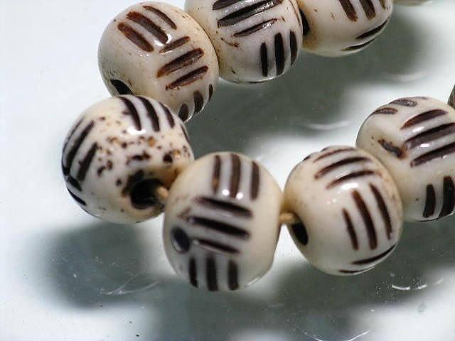 TOKO-BEADS BB110-29N Bone bead (strand) 10mm BB110-29N ボーンビーズ（連） 10mm Asian bead & African bead  Handmade,Lampeork,bead,asia,india,ethnic,parts,accessory,beads とんぼ玉,ビーズ,トンボ玉,アジア,インド,エスニック,手作り,パーツ,アクセサリー
