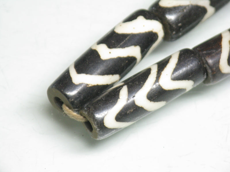 TOKO-BEADS BB110-36N Batik Bone bead (strand) 7~8mm BB110-36N ボーンビーズ（連） 7~8mm Asian bead & African bead  Handmade,Lampeork,bead,asia,india,ethnic,parts,accessory,beads とんぼ玉,ビーズ,トンボ玉,アジア,インド,エスニック,手作り,パーツ,アクセサリー