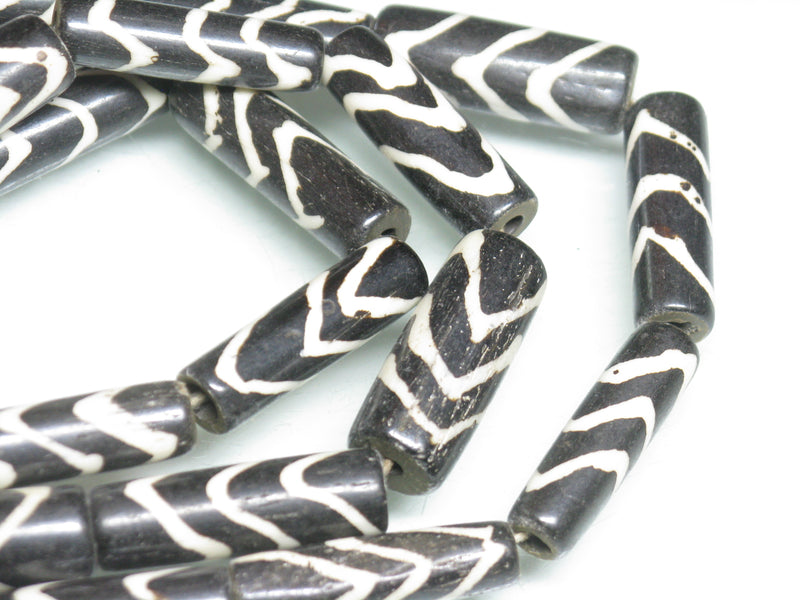 TOKO-BEADS BB110-36N Batik Bone bead (strand) 7~8mm BB110-36N ボーンビーズ（連） 7~8mm Asian bead & African bead  Handmade,Lampeork,bead,asia,india,ethnic,parts,accessory,beads とんぼ玉,ビーズ,トンボ玉,アジア,インド,エスニック,手作り,パーツ,アクセサリー