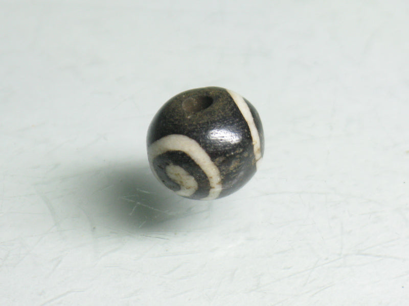 TOKO-BEADS BB112S-23 Bone bead 8.5mm BB112S-23 ボーンビーズ 8.5mm Asian bead & African bead  Handmade,Lampeork,bead,asia,india,ethnic,parts,accessory,beads とんぼ玉,ビーズ,トンボ玉,アジア,インド,エスニック,手作り,パーツ,アクセサリー