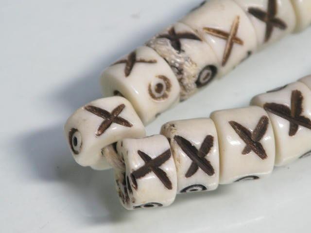 TOKO-BEADS BB115-01N Bone bead (strand) 7.5mm BB115-01N ボーンビーズ（連） 7.5mm Asian bead & African bead  Handmade,Lampeork,bead,asia,india,ethnic,parts,accessory,beads とんぼ玉,ビーズ,トンボ玉,アジア,インド,エスニック,手作り,パーツ,アクセサリー