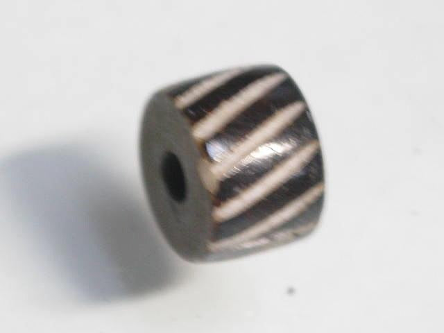 TOKO-BEADS BB115-08S Bone bead 7.5mm BB115-08S ボーンビーズ 7.5mm Asian bead & African bead  Handmade,Lampeork,bead,asia,india,ethnic,parts,accessory,beads とんぼ玉,ビーズ,トンボ玉,アジア,インド,エスニック,手作り,パーツ,アクセサリー