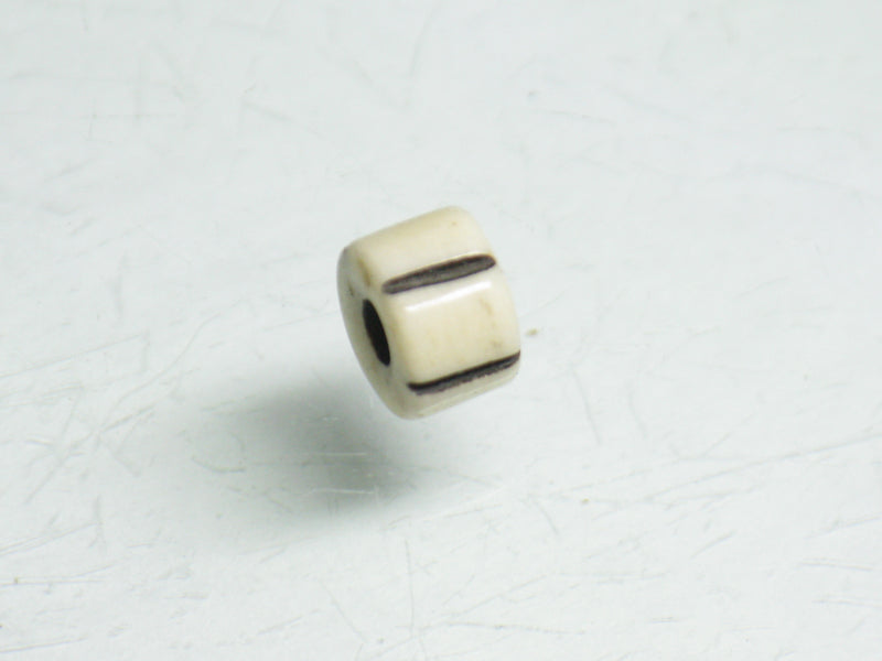 TOKO-BEADS BB115-10S Bone bead 6mm BB115-10S ボーンビーズ 6mm Asian bead & African bead  Handmade,Lampeork,bead,asia,india,ethnic,parts,accessory,beads とんぼ玉,ビーズ,トンボ玉,アジア,インド,エスニック,手作り,パーツ,アクセサリー