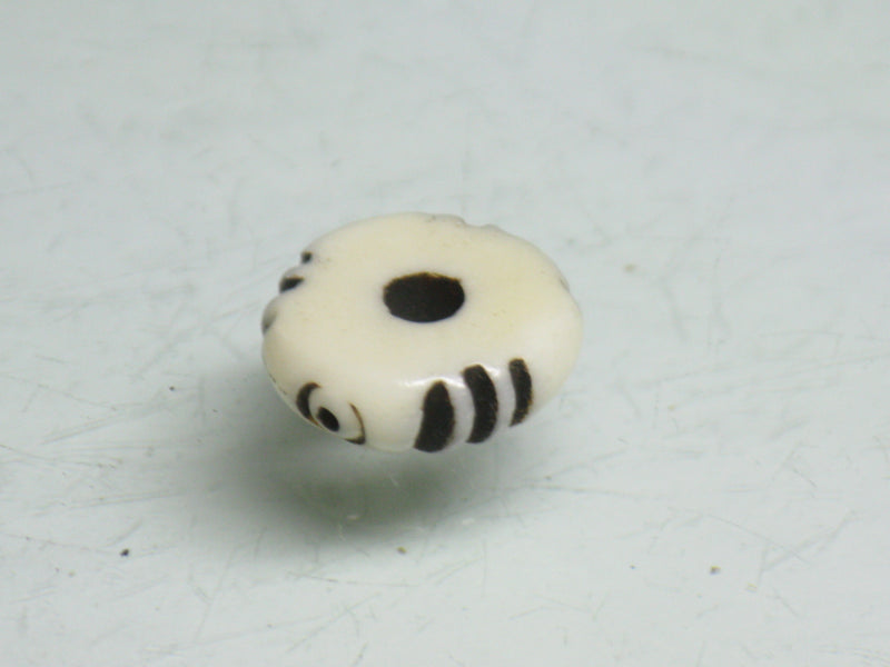 TOKO-BEADS BB117-07S Bone bead 10mm BB117-07S ボーンビーズ 10mm Asian bead & African bead  Handmade,Lampeork,bead,asia,india,ethnic,parts,accessory,beads とんぼ玉,ビーズ,トンボ玉,アジア,インド,エスニック,手作り,パーツ,アクセサリー
