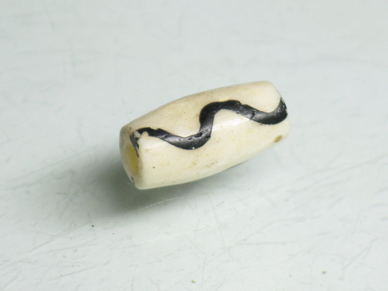 TOKO-BEADS BB118-01S Bone bead 6~6.5mm BB118-01S ボーンビーズ 6~6.5mm Asian bead & African bead  Handmade,Lampeork,bead,asia,india,ethnic,parts,accessory,beads とんぼ玉,ビーズ,トンボ玉,アジア,インド,エスニック,手作り,パーツ,アクセサリー