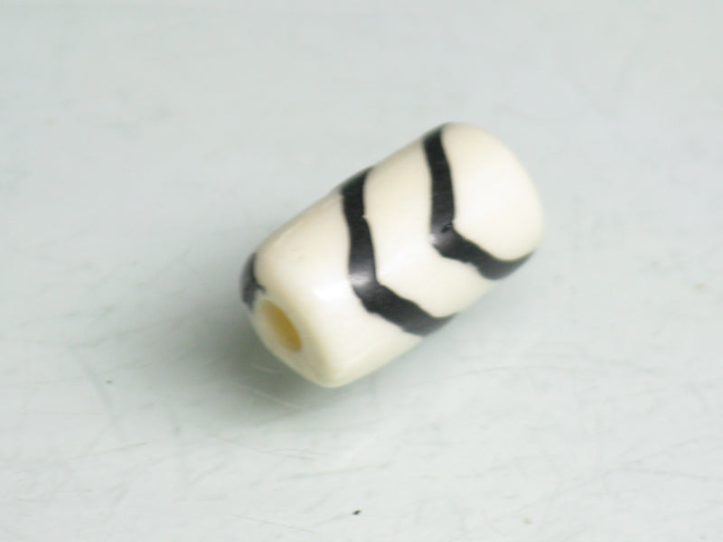 TOKO-BEADS BB118-05S Bone bead 7~8mm BB118-05S ボーンビーズ 7~8mm Asian bead & African bead  Handmade,Lampeork,bead,asia,india,ethnic,parts,accessory,beads とんぼ玉,ビーズ,トンボ玉,アジア,インド,エスニック,手作り,パーツ,アクセサリー