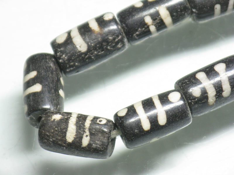 TOKO-BEADS BB119-05N Batik Bone bead 6~7mm BB119-05N ボーンビーズ（連） 6~7mm Asian bead & African bead  Handmade,Lampeork,bead,asia,india,ethnic,parts,accessory,beads とんぼ玉,ビーズ,トンボ玉,アジア,インド,エスニック,手作り,パーツ,アクセサリー