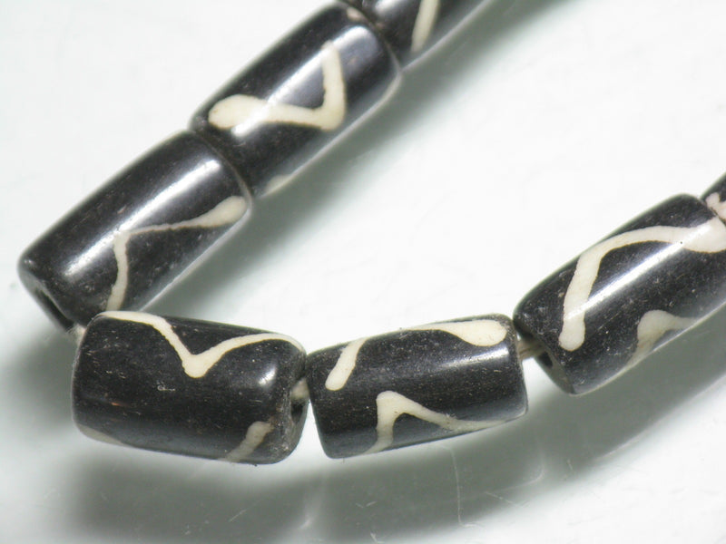 TOKO-BEADS BB119-07N Batik Bone bead 6~7mm BB119-07N ボーンビーズ（連） 6~7mm Asian bead & African bead  Handmade,Lampeork,bead,asia,india,ethnic,parts,accessory,beads とんぼ玉,ビーズ,トンボ玉,アジア,インド,エスニック,手作り,パーツ,アクセサリー