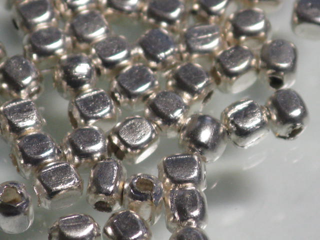 | TOKO-BEADS |BM019P-02 メタルビーズ（50個パック） 2.3mmとんぼ玉,ビーズ,トンボ玉,アジア,インド,エスニック,手作り,パーツ,アクセサリー