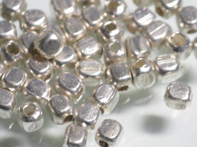 TOKO-BEADS BM019-04P Metal bead (50pcs) 3.2mm BM019-04P メタルビーズ（50個パック） 3.2mm Asian bead & African bead  Handmade,Lampeork,bead,asia,india,ethnic,parts,accessory,beads とんぼ玉,ビーズ,トンボ玉,アジア,インド,エスニック,手作り,パーツ,アクセサリー